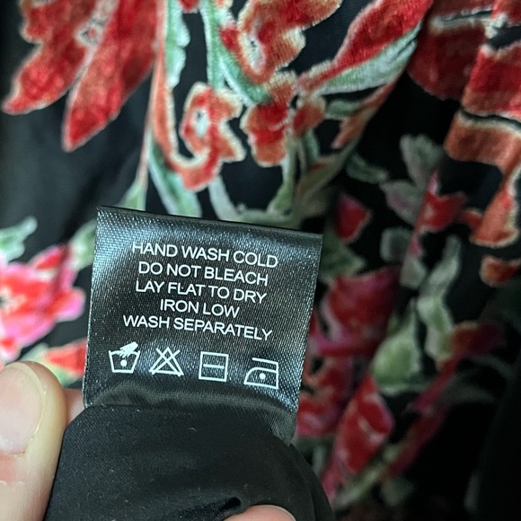 Revolve x House of Harlow NWT Velvet Bentley Boudoir Wrap Jacket - Picture 9 of 10